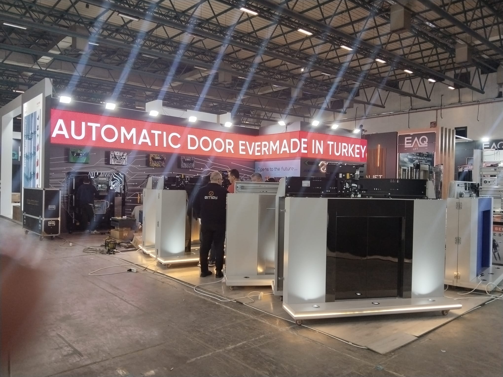 Mest Mimarlık - Fuar Projelerimiz - emay-automatic-door-tuyap-asansor-fuari