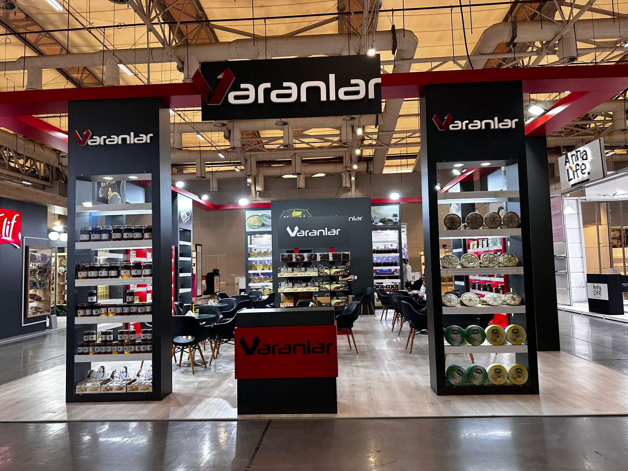 ahsap-fuar-stant-tasarimi-varanlar-group