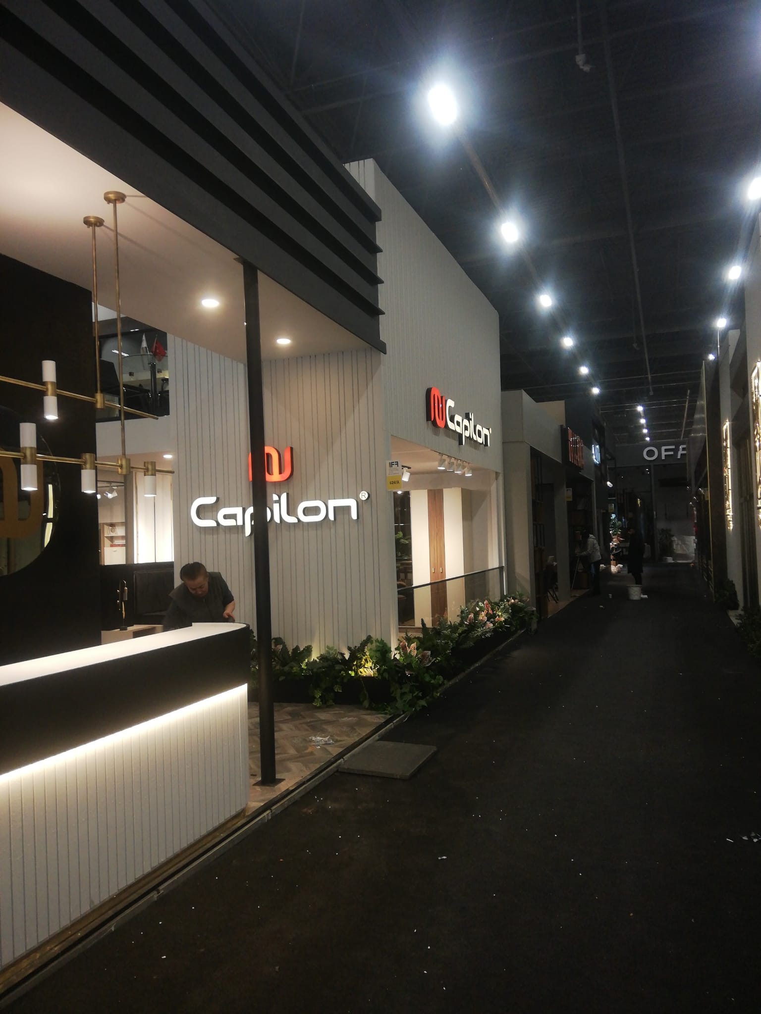 ahsap-fuar-stant-tasarimi-mobilya-fuari-capilon