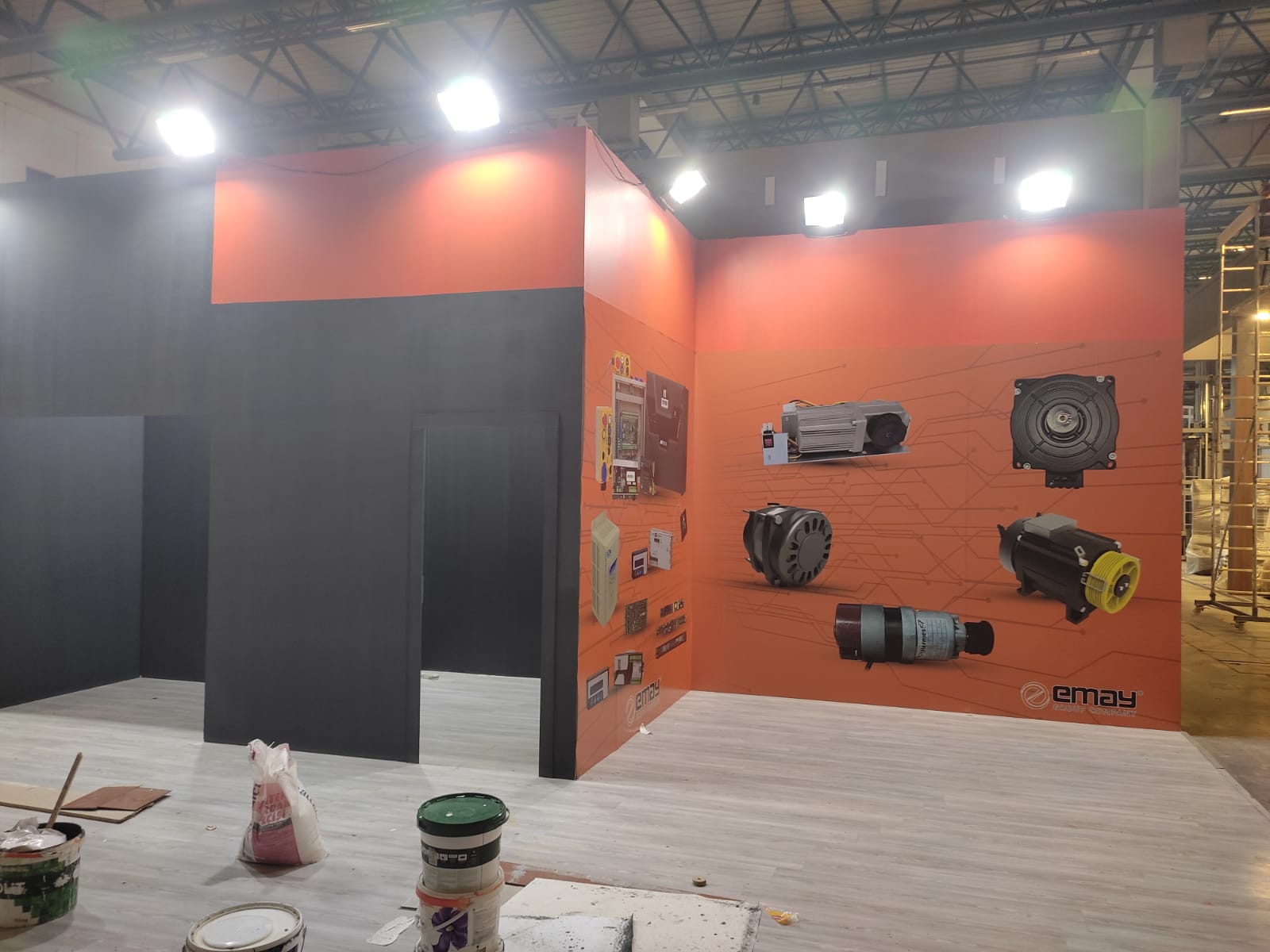 ahsap-stant-tasarimi-emay-asansor