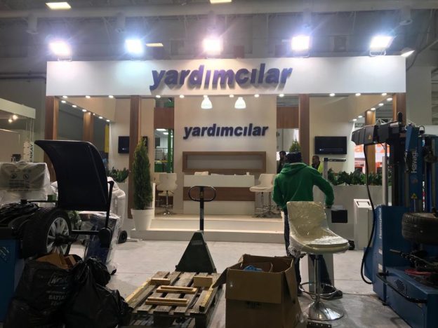 ahsap-fuar-stant-tasarimi-yardimcilar